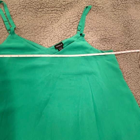 Torrid Green Spaghetti Strap Top Size M/L - Picture 4 of 6